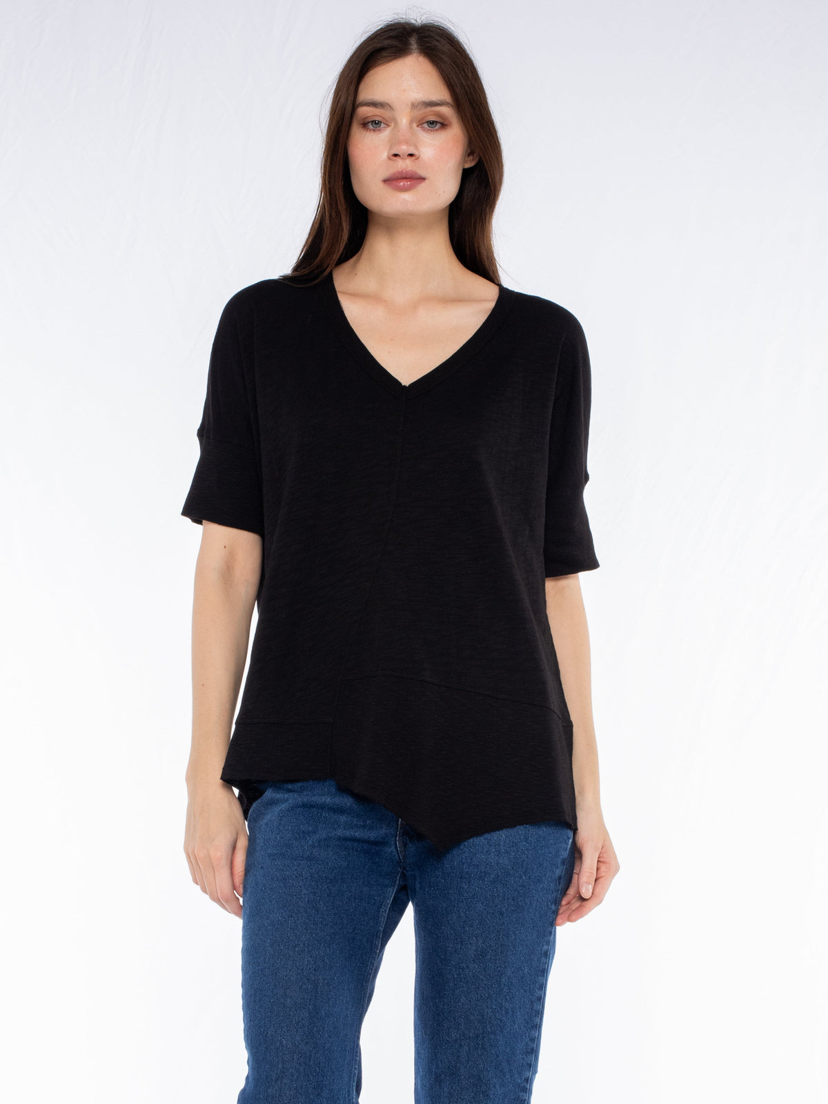V-Neck Short Sleeve Tee w/ Rib Slanted Hem - Black / XS