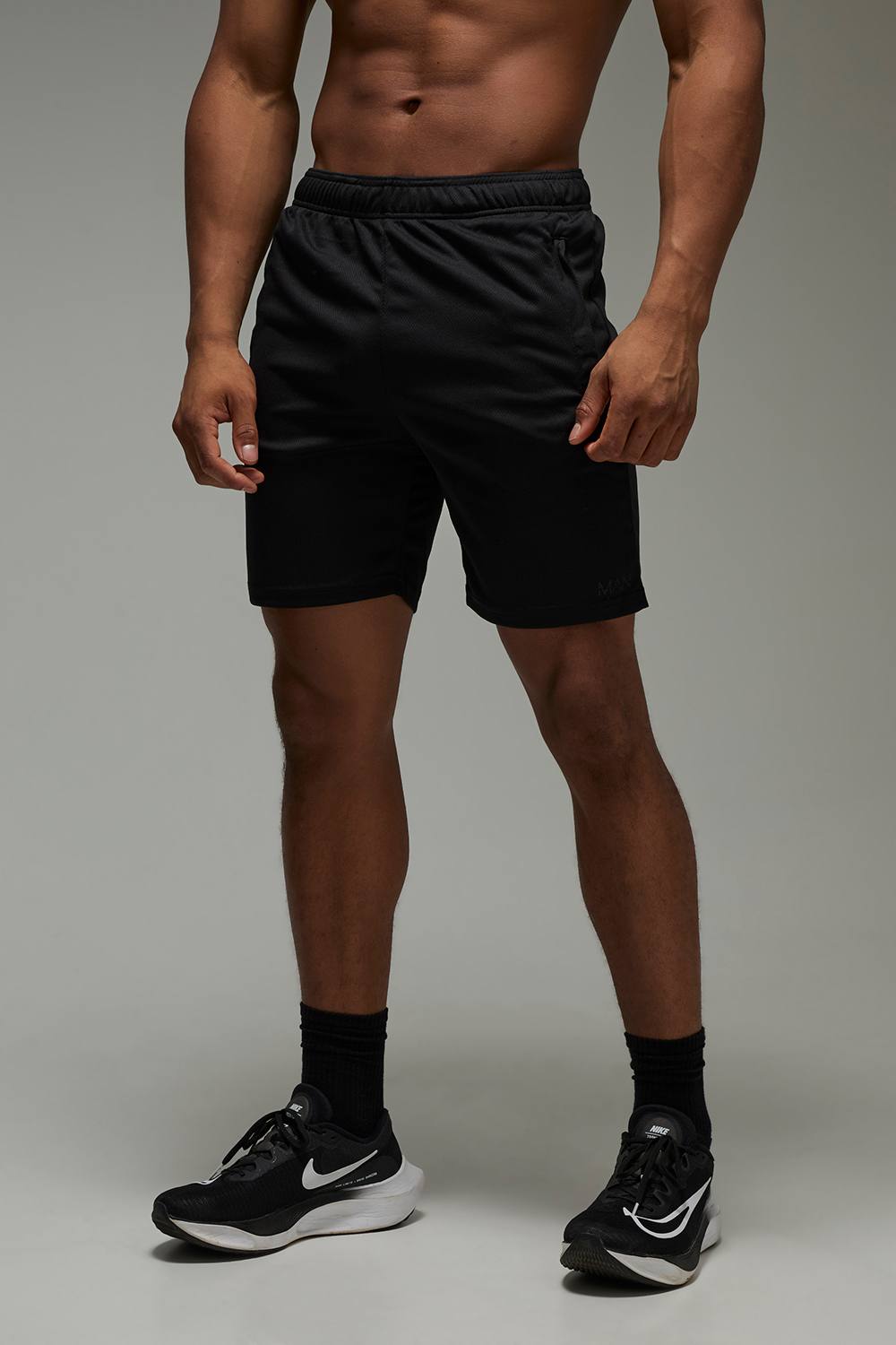Man Active Zip Pockets 7inch Basic Training Short | Black | Size Medium
