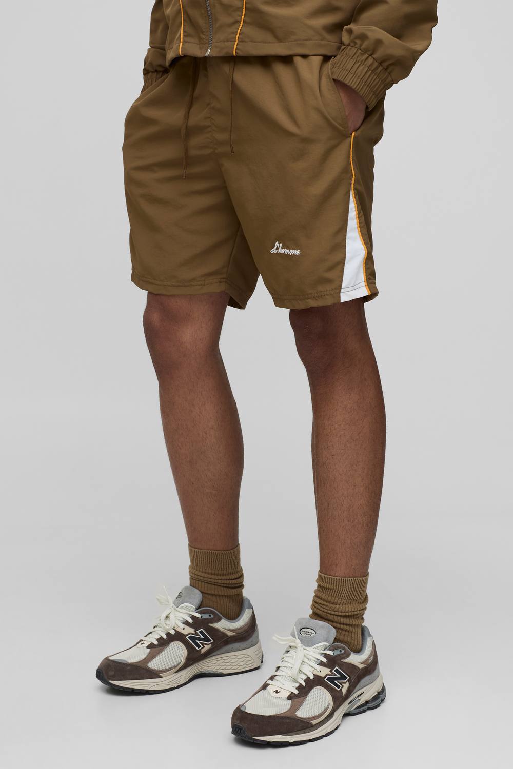 Elasticated Relaxed Fit Crinkle Colourblock Short | Brown | Size Medium