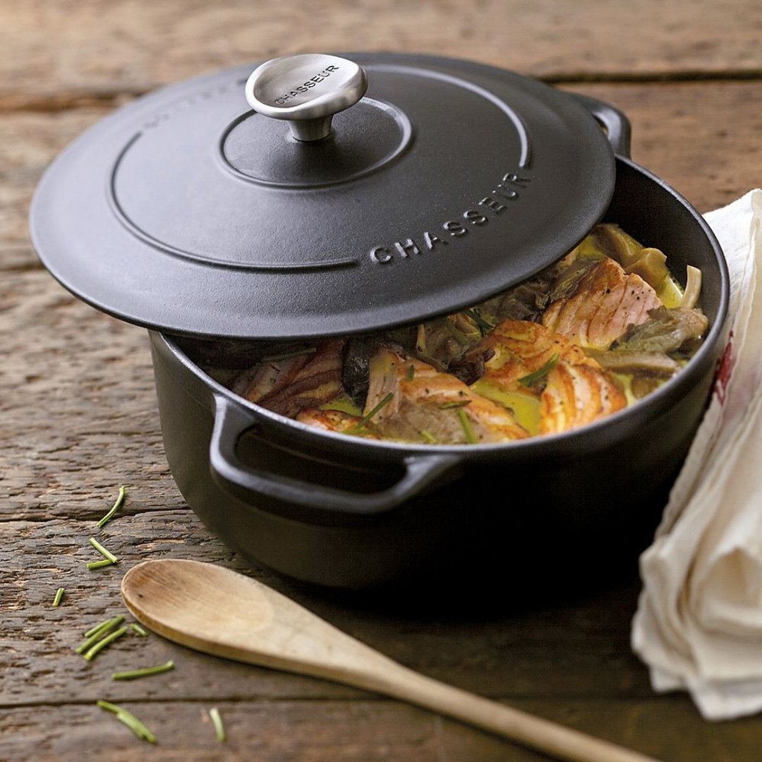 Chasseur Enamelled Cast Iron Round Dutch Oven, Matt Black 26cm/ 5.2 Ltr – Lifetime Guarantee