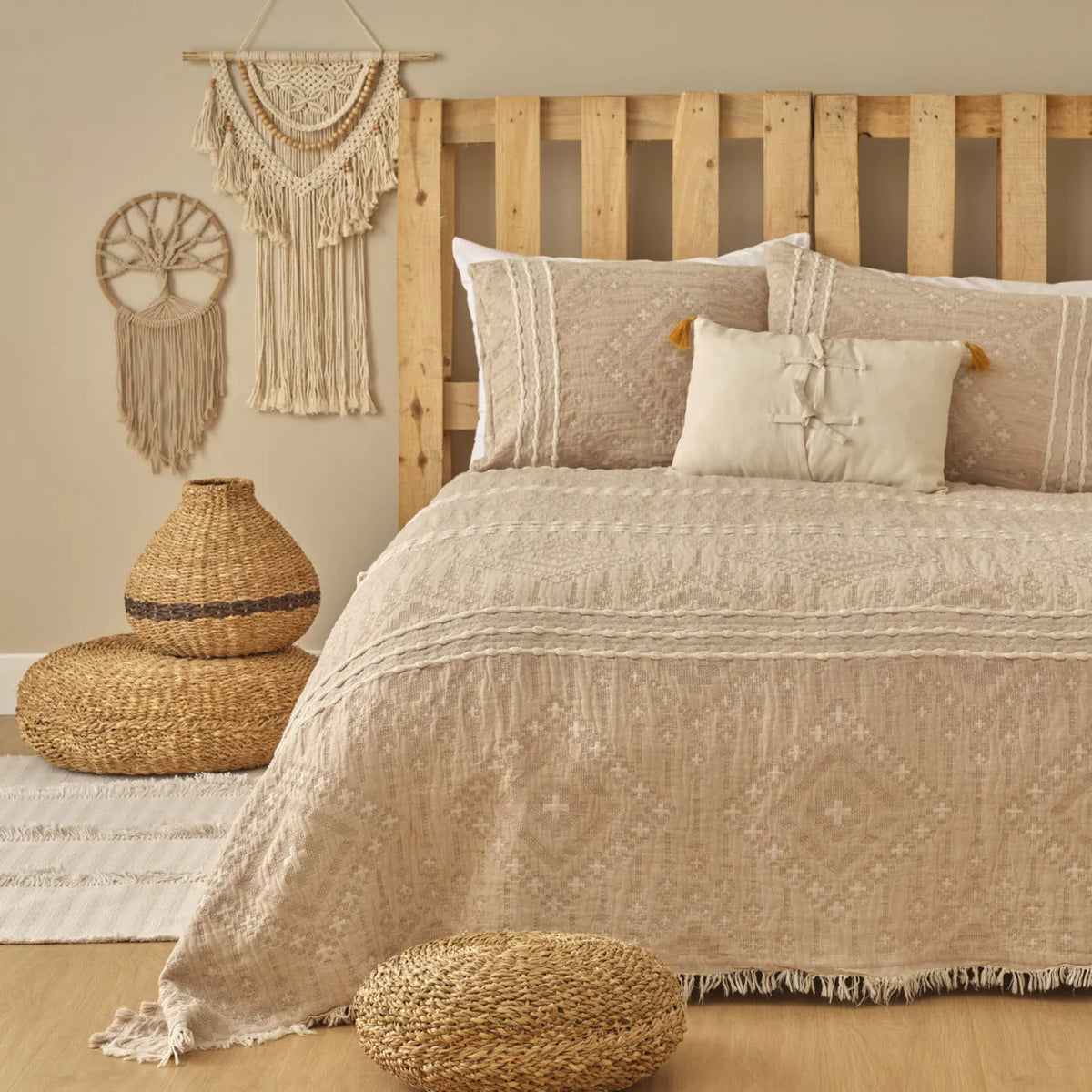 Glorinda Cotton Coverlet with Shams - Beige