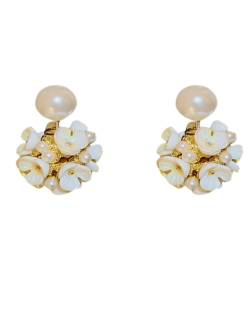 18K Pearl Stud Earrings - Shell Flower