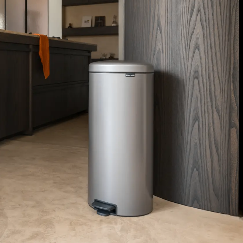 Brabantia NewIcon 30L Pedal Bin with Soft-Close Lid & Platinum Finish, Plastic Inner Bucket Included