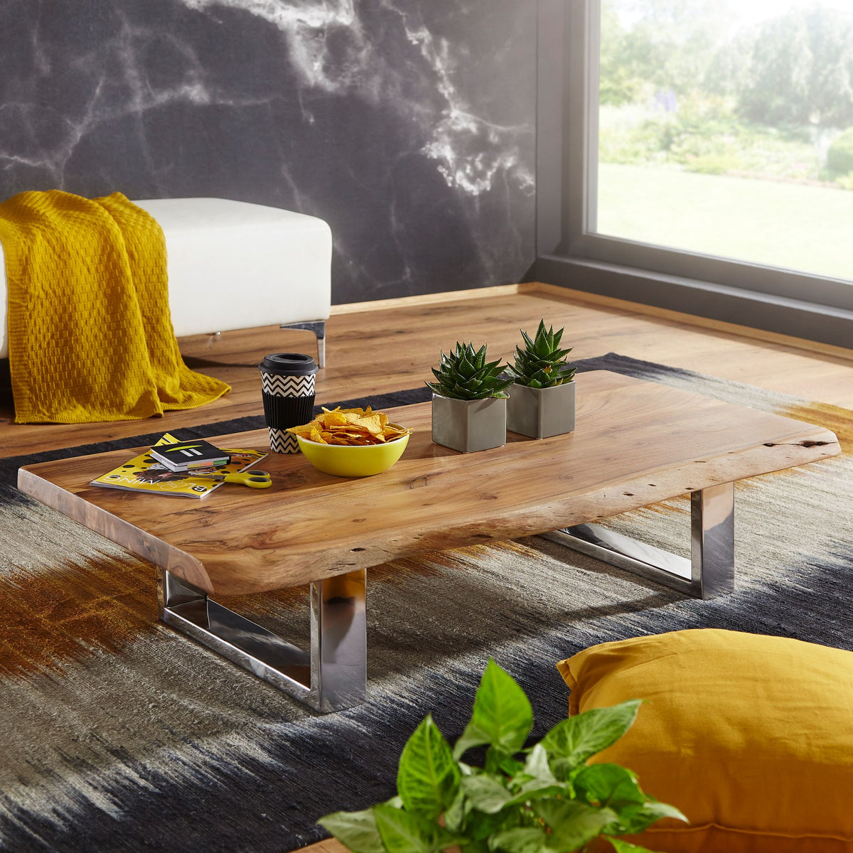 FineBuy Couchtisch Akazie Massivholz 115 cm rechteckig · Flacher Wohnzimmertisch mit Baumkante und Kufengestell · Handgefertigter Designer Tisch im mo