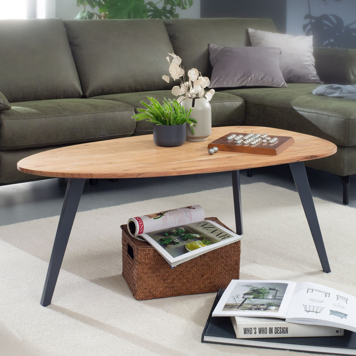 FineBuy Couchtisch Akazie Natur Massivholz oval 110 cm · Wohnzimmertisch mit schwarzen Metallbeinen · Handgefertigter Design Tisch in Nierenform