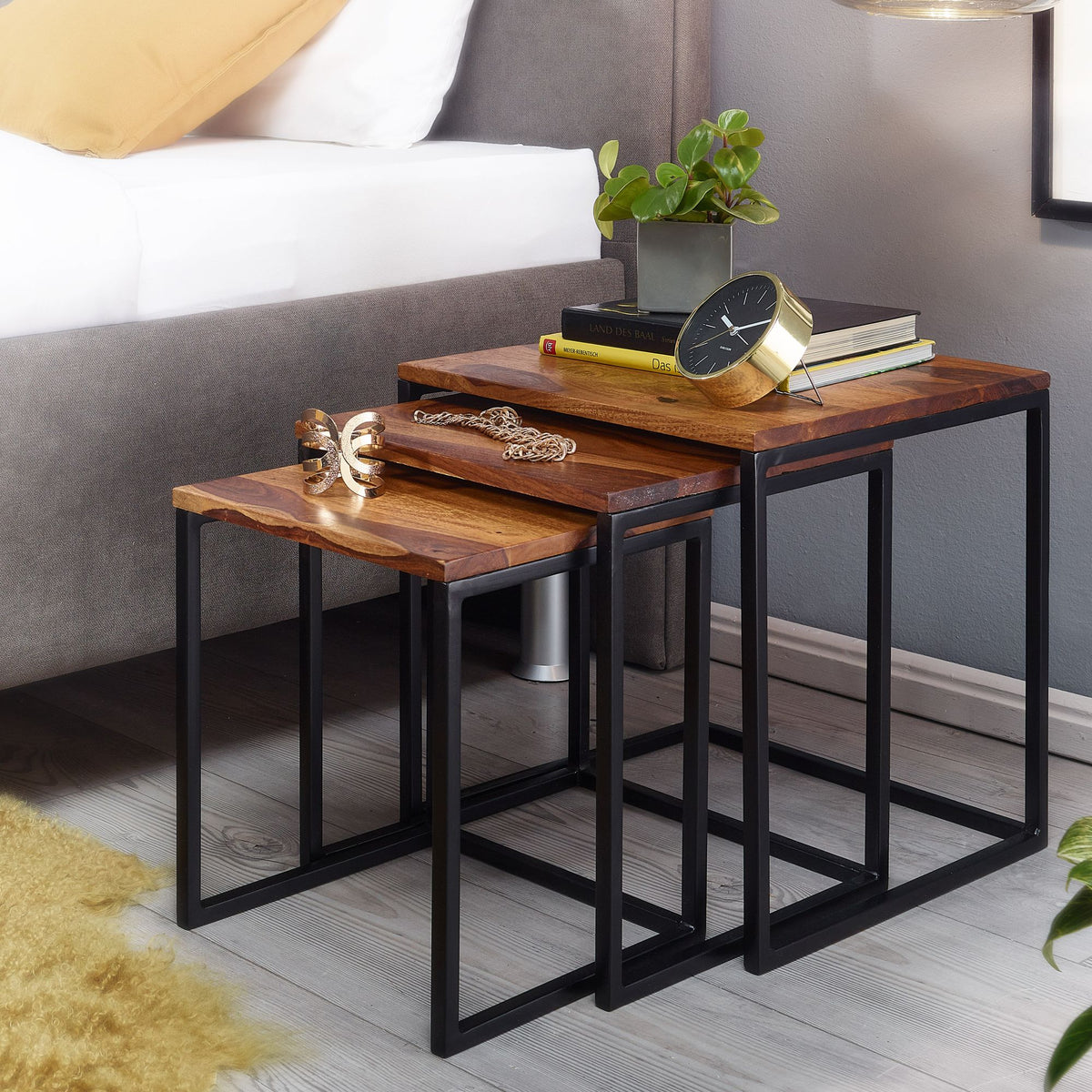 FineBuy Satztisch 3er Set Sheesham Massivholz / Metall Beistelltisch Eckig Modern, Design Couchtisch 3-teilig, Wohnzimmertisch Platzsparend, Holztisch