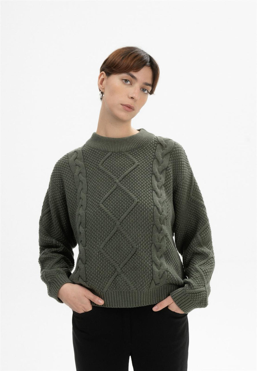 Zopfmuster Pullover Modell: Samaira