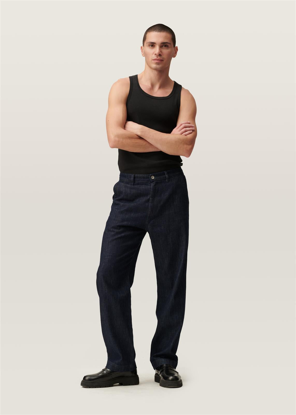 Baumwoll-Hanf-Chino Relaxed Fit Modell: Loom