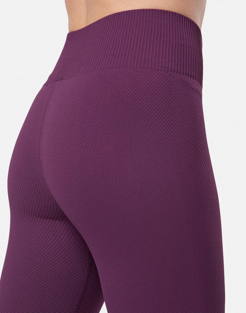 Lotus Chevron 7/8 Legging in Sangria - S/6-10 / Sangria