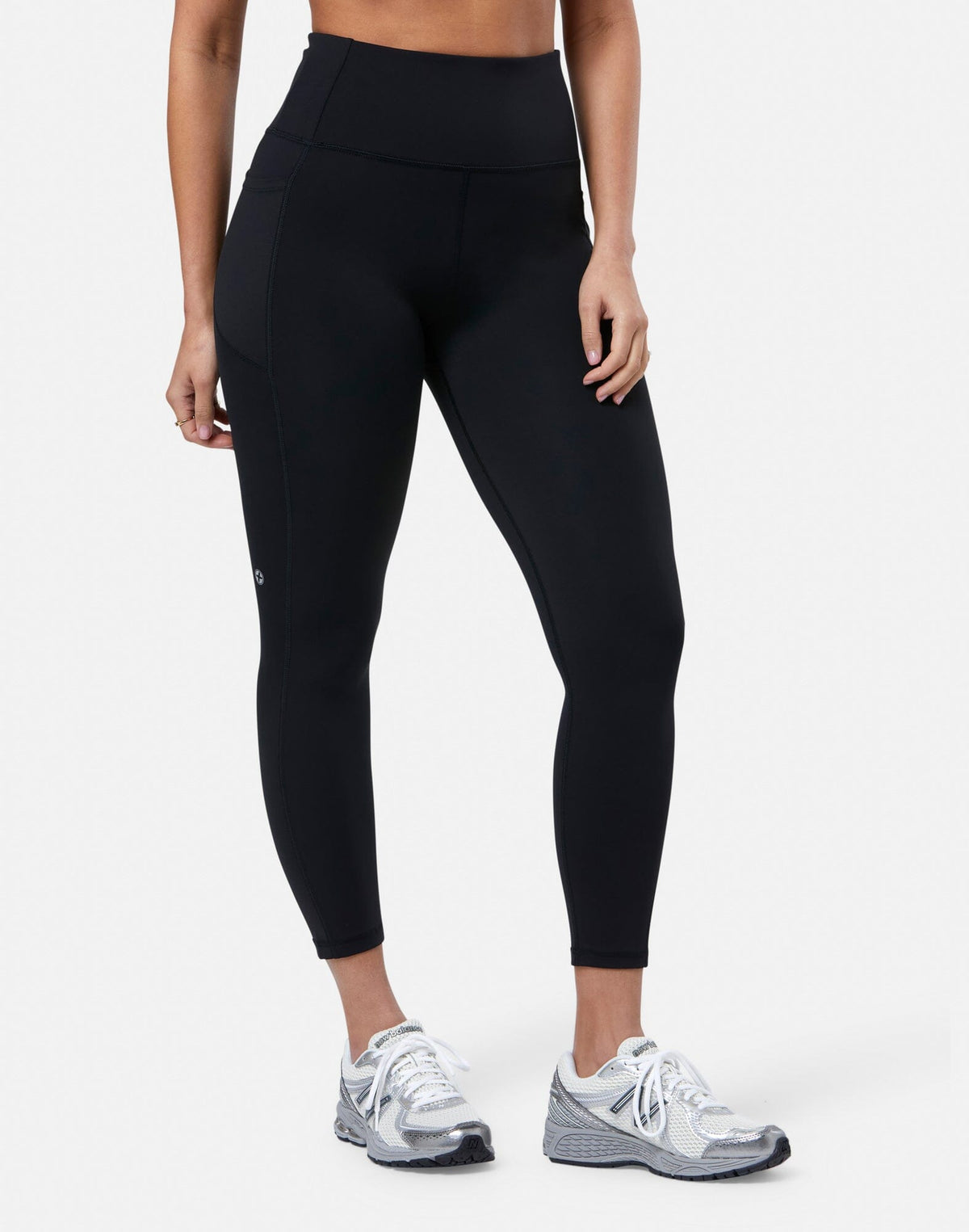 Relentless 7/8 Legging in Black - XS/8 / Black