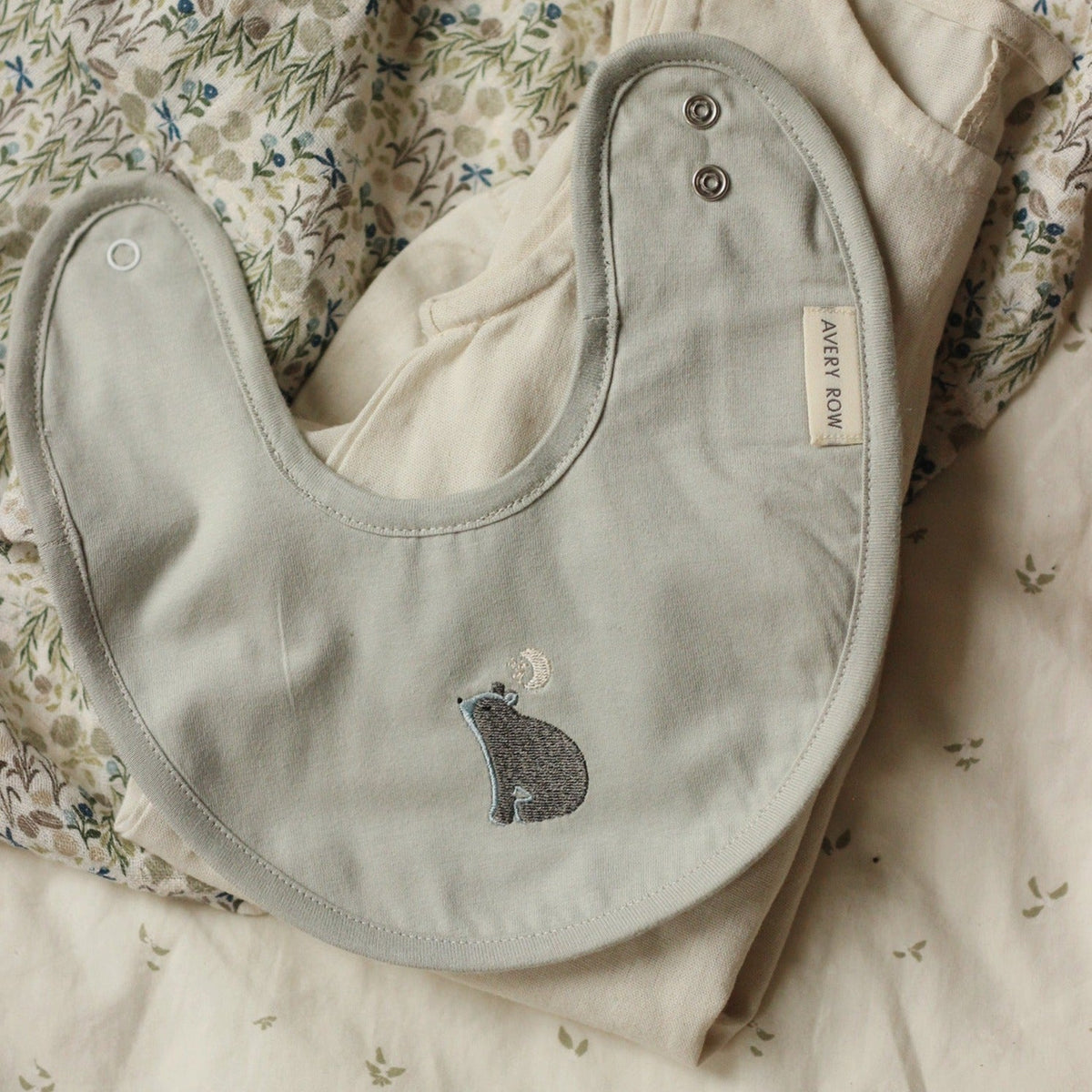 Embroidered Cotton Bib - Bear