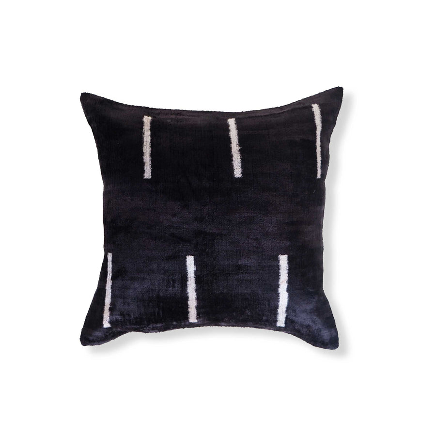 Divri Silk Ikat Pillow - 20" x 20" / Black