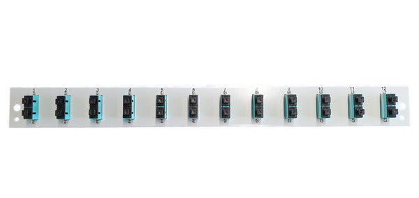 Bestückte Frontblende mit 12 x SC Duplex, Kupplung OM3 vertikal, schwarz
