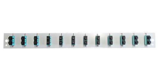 Bestückte Frontblende mit 12 x SC Duplex, Kupplung OM3 vertikal, schwarz