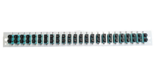 Bestückte Frontblende mit 24 x SC Duplex, Kupplung OM3 vertikal, schwarz