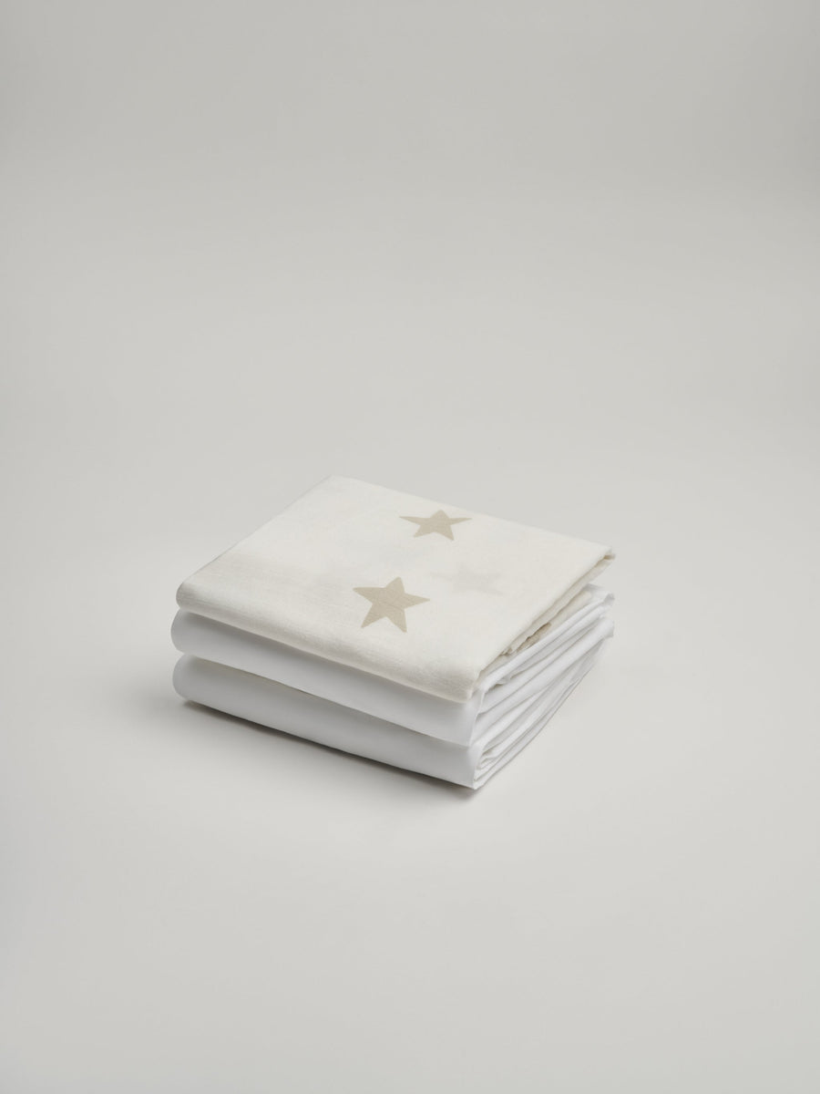 Organic and Fairtrade Cotton Crib Sheet and Muslin Wrap Set | Color: White Stars