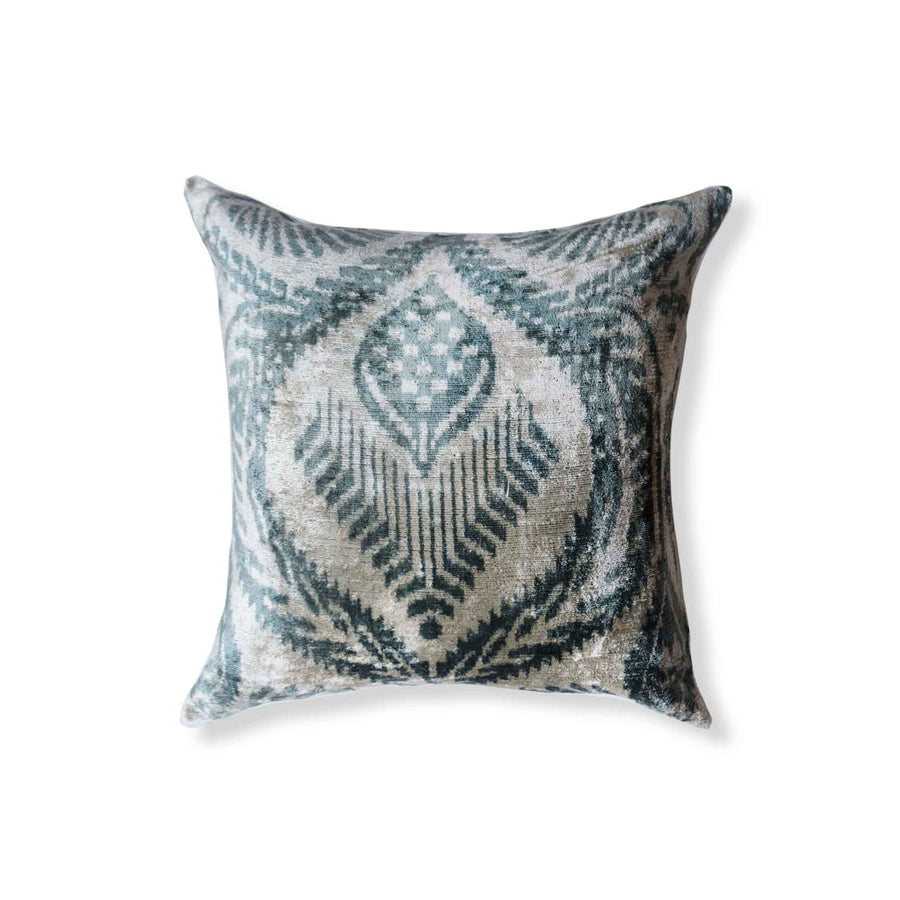 Tomuk Silk Ikat Pillow - 20" x 20" / Blue