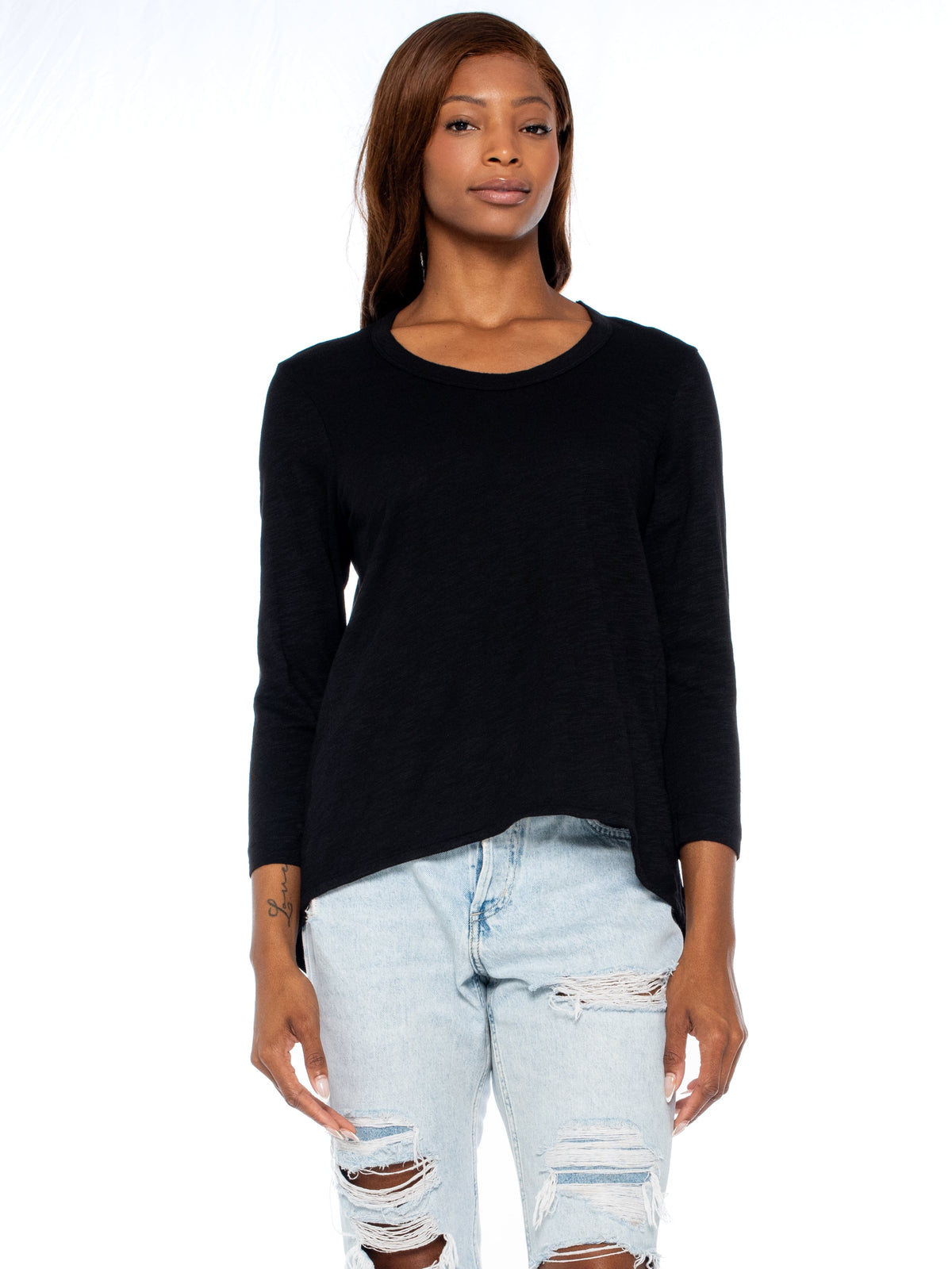 Scoopy Neck 3/4 Sleeve Boyfriend Tee - Black / XS