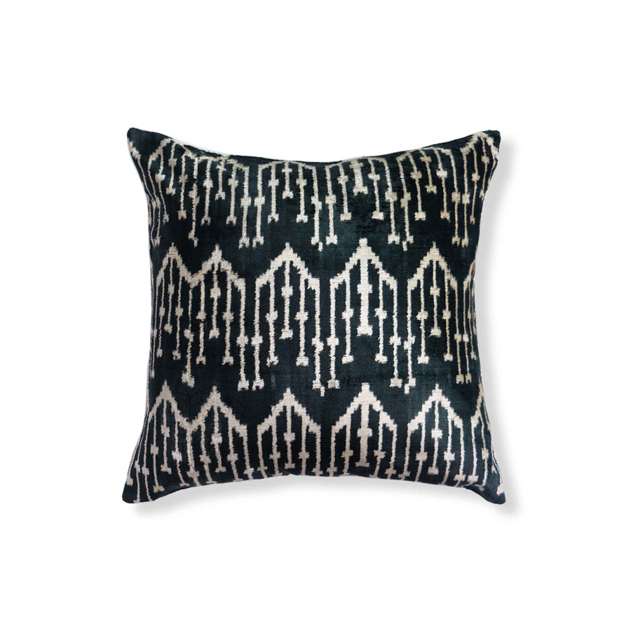 Yesi Silk Ikat Pillow - 20" x 20" / Black