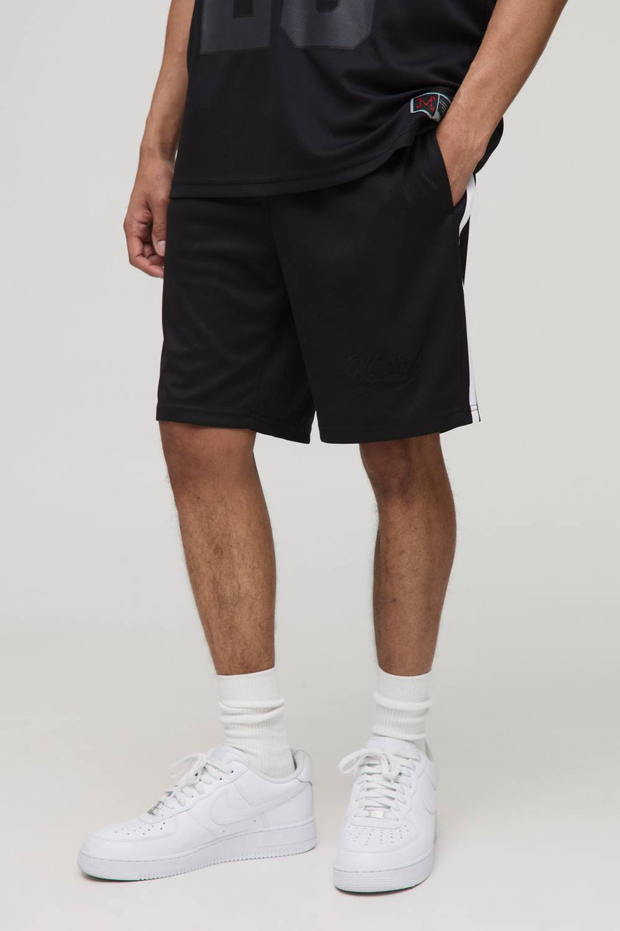 Worldwide V Neck Mesh Basketball Vest | Black | Size Small