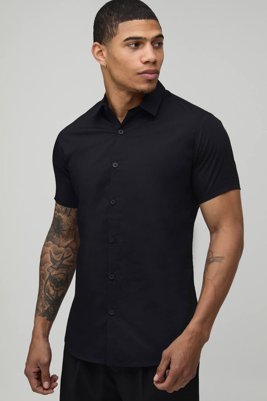 Muscle Fit Short Sleeve Shirt | Black | Size Medium
