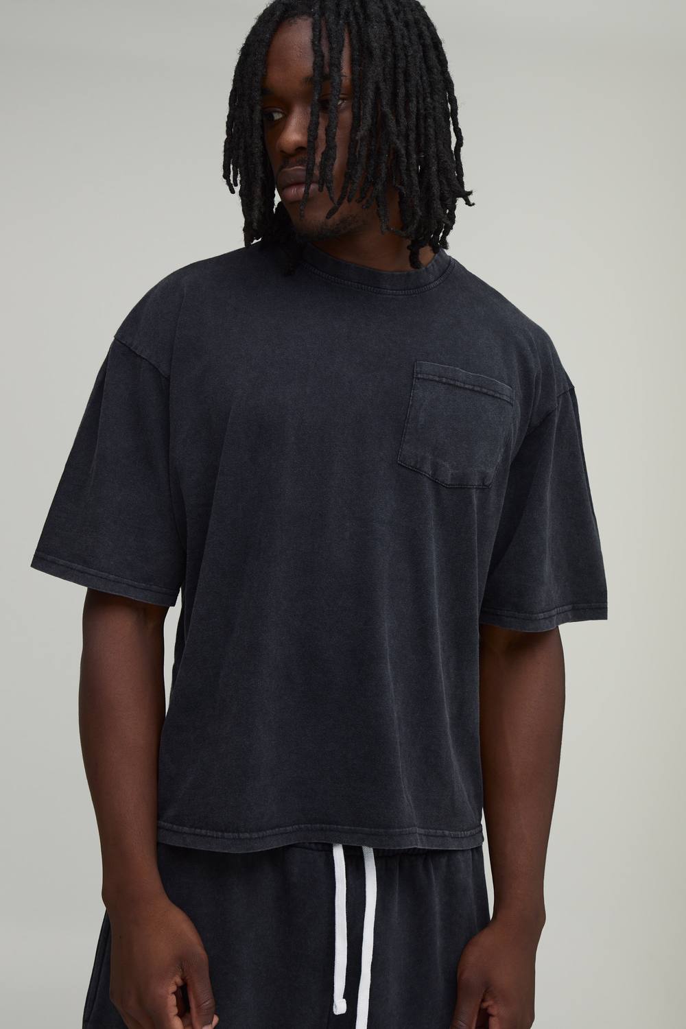 Men's Tall Essential Washed Oversized Boxy Front Pocket T-Shirt | Black | Size Medium | BOOHOOMAN