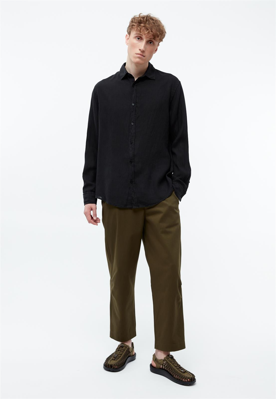 Leinen Hemd Modell: John
