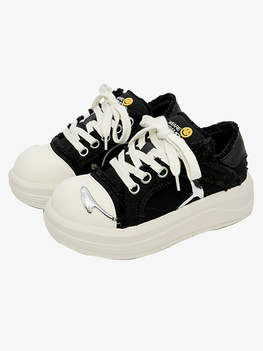 Street Deconstructed Split Whisker Sneakers - Black And White / 35