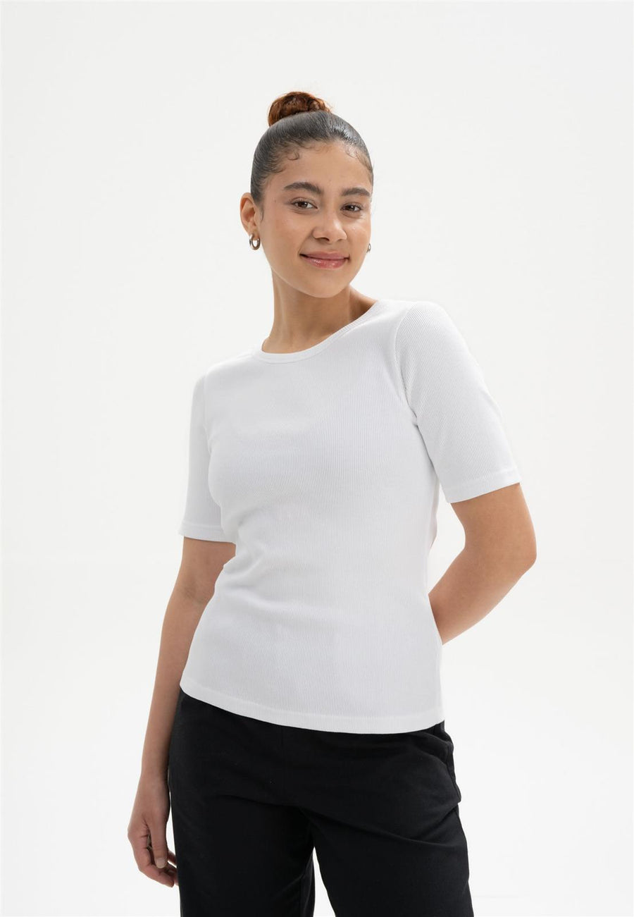 Geripptes T-Shirt Modell: Jasleen GOTS