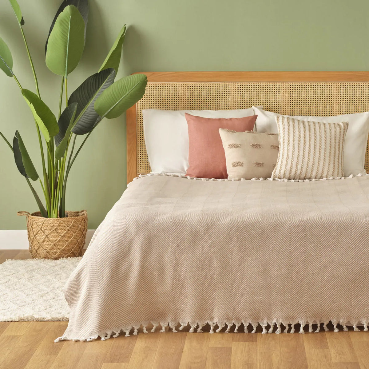 Nina Herringbone Bedspread with Tassels