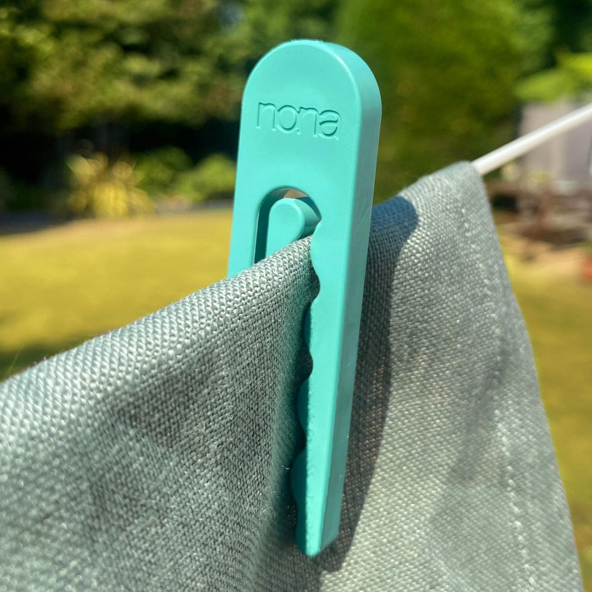 Made by Nona Ocean Plastic Clothes Pegs 24 pack / Lagoon Blue