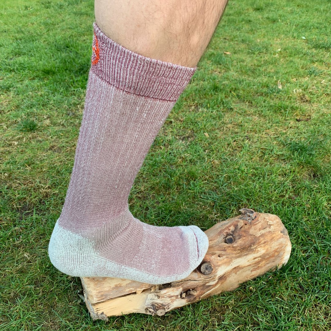 Moggans Stravaiger Midweight Merino Hiking Socks Extra Large / Dearg/Red
