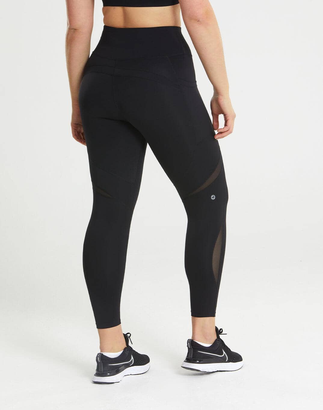 Swift Mesh Legging in Black - X-Small / Black