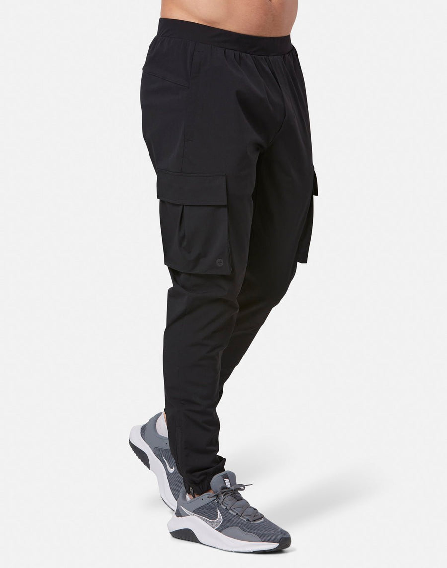 In Motion Cargo in Black